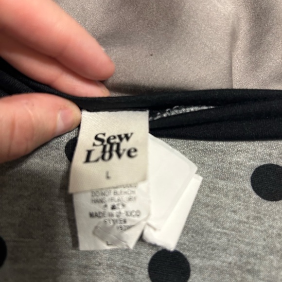 Sew in love sized large polka dots top with a bold ladder detail on the forearm - Picture 3 of 6